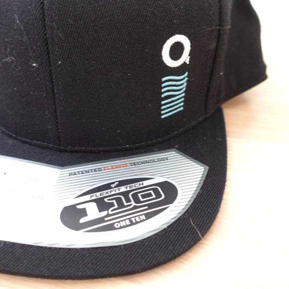 Oxigen Hat Mens Black Snapback Cap Wool Blend Flexfit Tech 110 One Ten OSFA - Picture 3 of 9